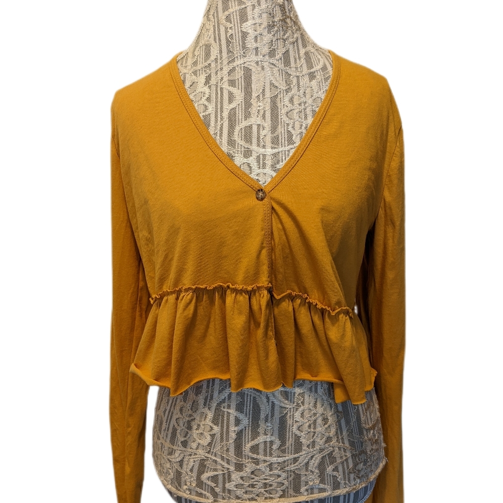 COPY - Project T Social Urban Outfitters Gold Ruffeled Sz L Long Sleeved Crop T…
